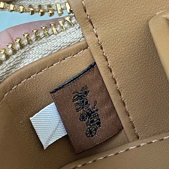 Coach Large Jewelry Box in Signature Canvas Light Khaki/Chalk • Brand 🆕 - Picture 14 of 16